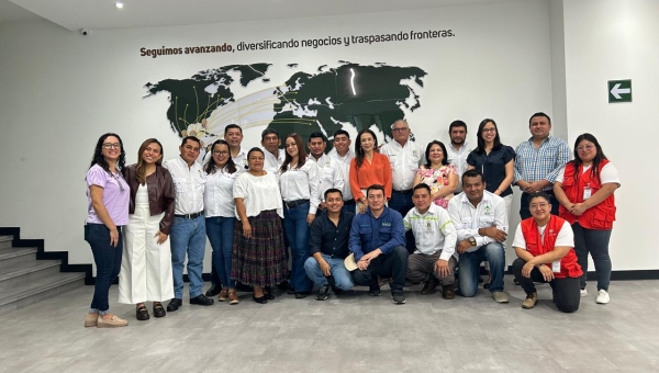 We strengthen capacities and grow prosperity with Pro Mujer.